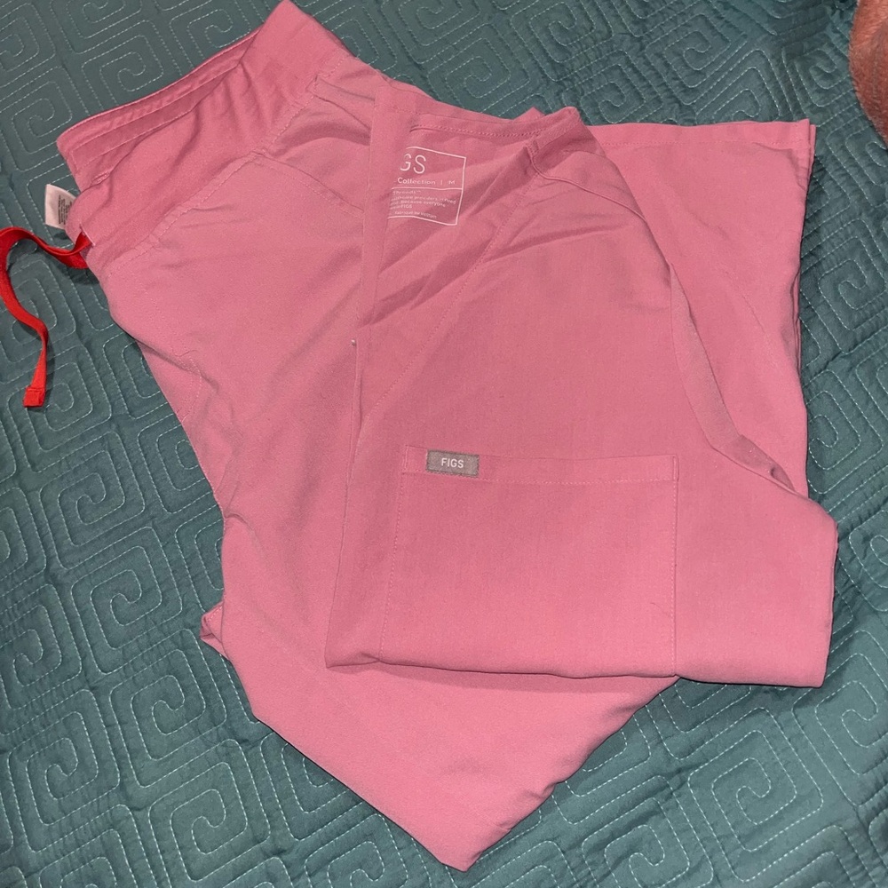 Figs scrubs set!